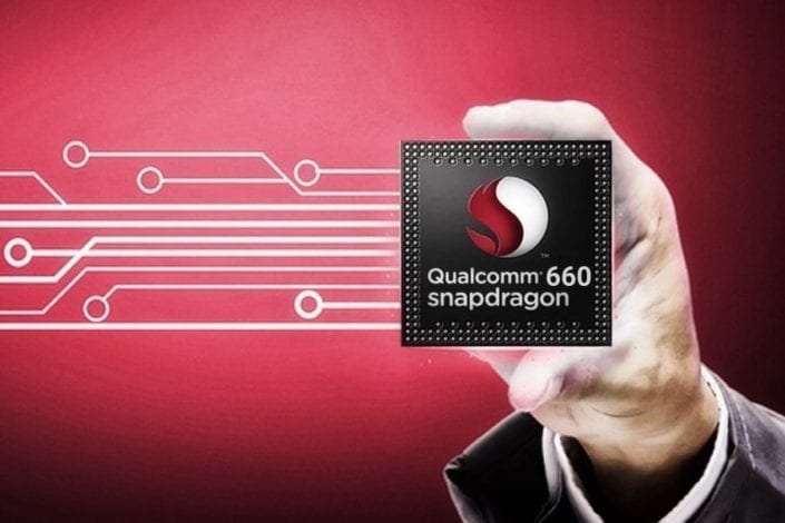 в телефоне установлен процессор Qualcomm Snapdragon 660 с видеоускорителем Adreno 512
